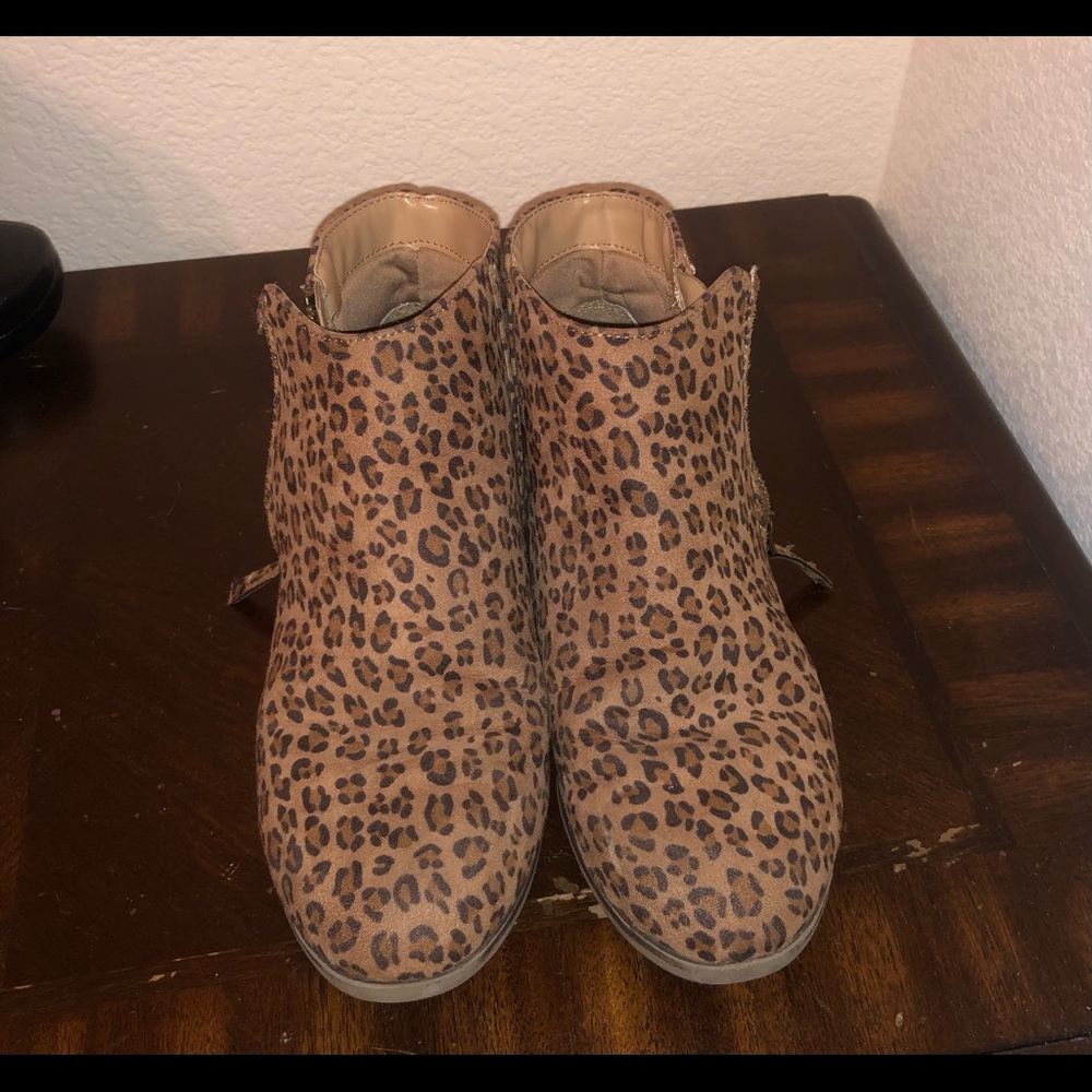 Girls boots